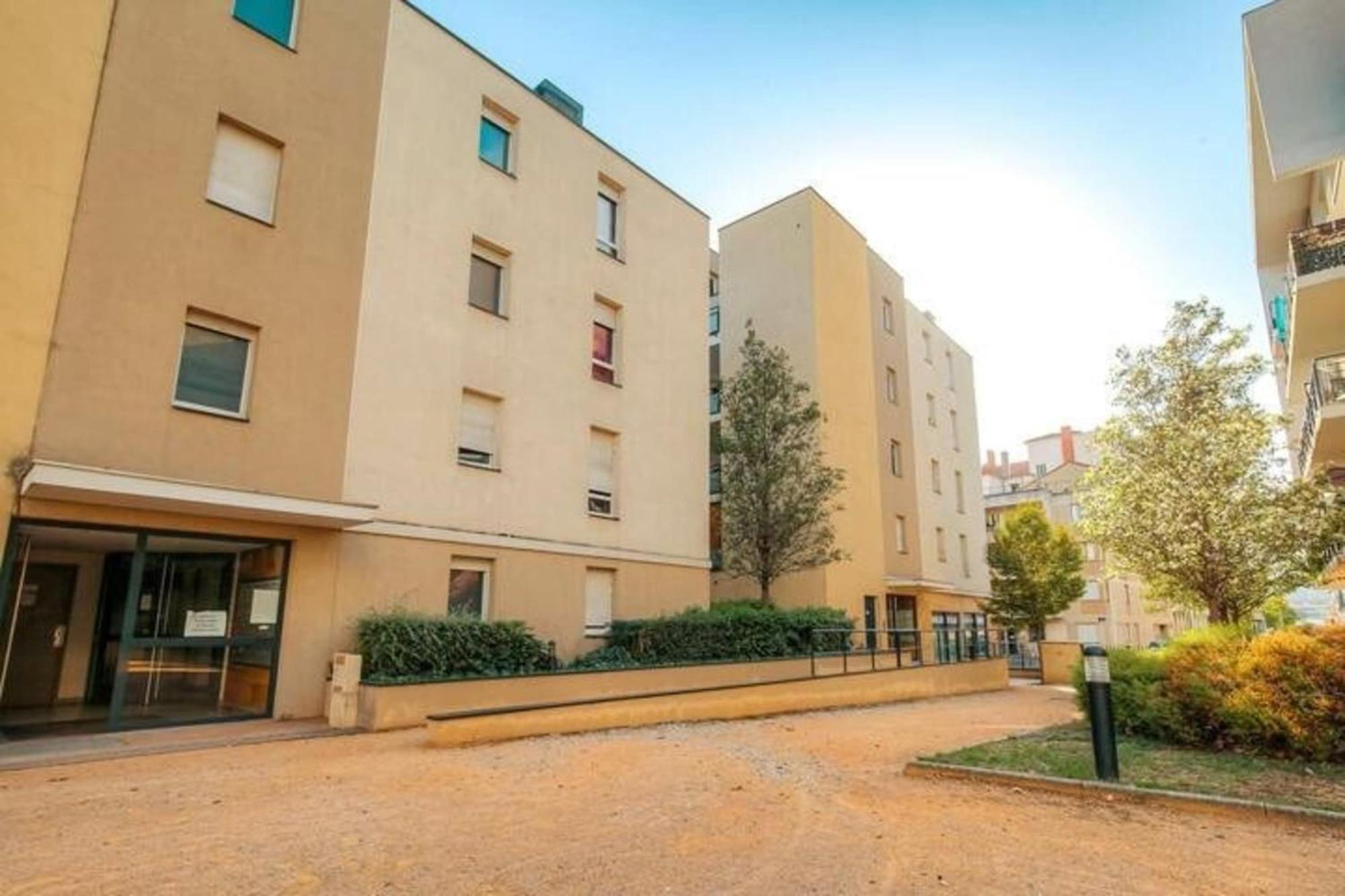 Le Calme Et Cosy Avec Parking Gratuit Apartment ลียง ภายนอก รูปภาพ